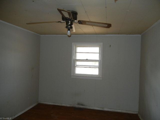 1034 Cascade Avenue, Eden, NC 27288