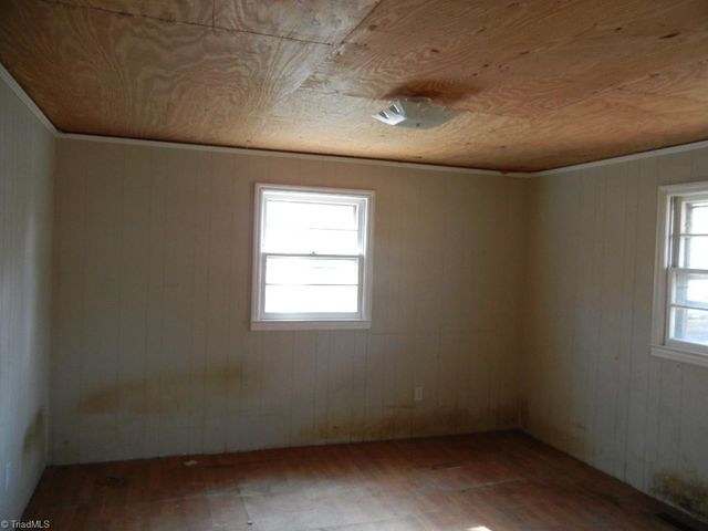 1034 Cascade Avenue, Eden, NC 27288