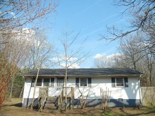 1034 Cascade Avenue, Eden, NC 27288