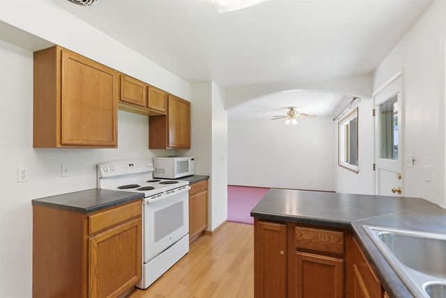 9415 N ATLANTIC St, Spokane, WA 99218