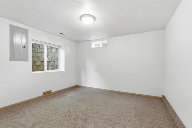 9415 N ATLANTIC St, Spokane, WA 99218