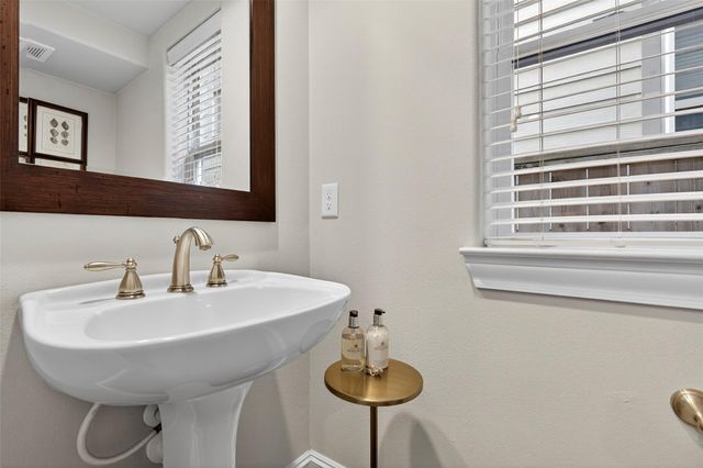 2402 Hollister Road, Houston, TX 77080