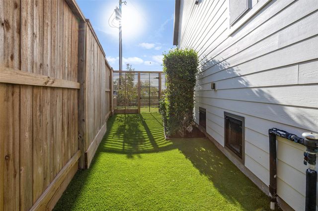 2402 Hollister Road, Houston, TX 77080