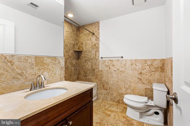 2110 CARPENTER ST, Philadelphia, PA 19146