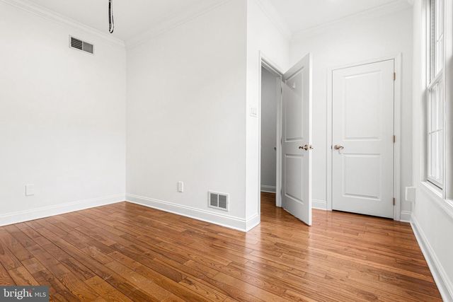 2110 CARPENTER ST, Philadelphia, PA 19146