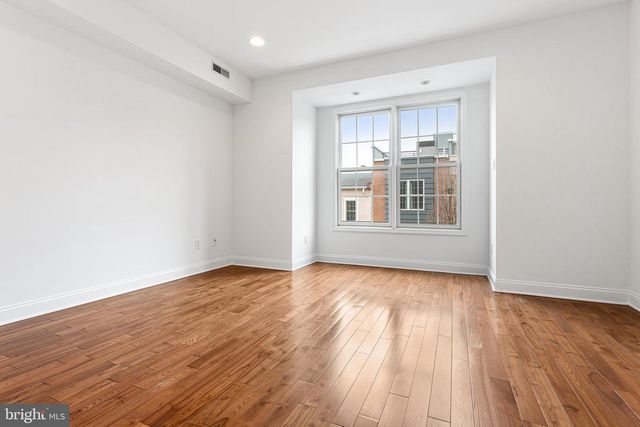 2110 CARPENTER ST, Philadelphia, PA 19146