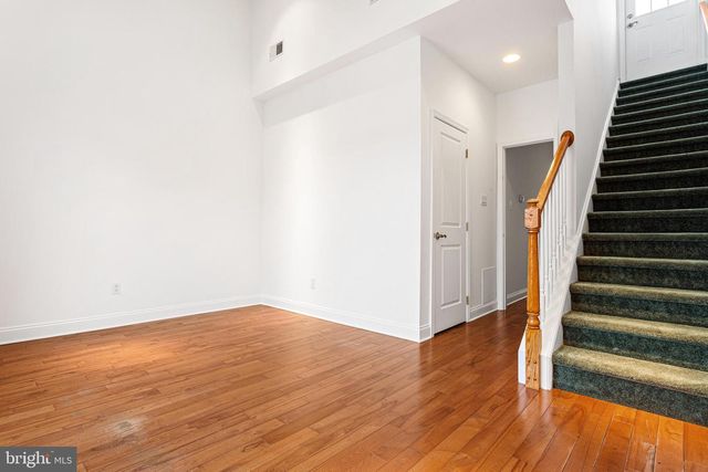 2110 CARPENTER ST, Philadelphia, PA 19146