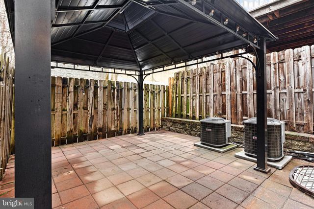 2110 CARPENTER ST, Philadelphia, PA 19146