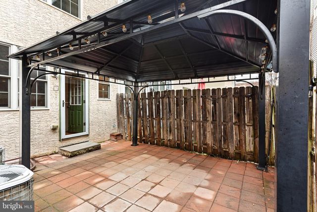 2110 CARPENTER ST, Philadelphia, PA 19146