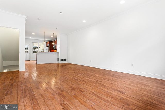 2110 CARPENTER ST, Philadelphia, PA 19146