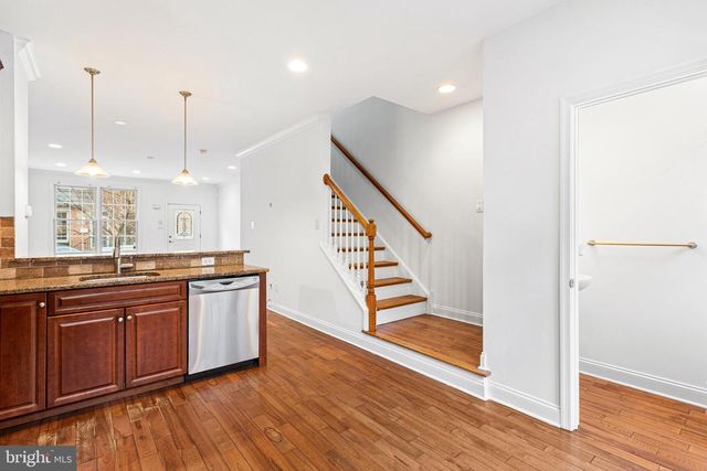 2110 CARPENTER ST, Philadelphia, PA 19146