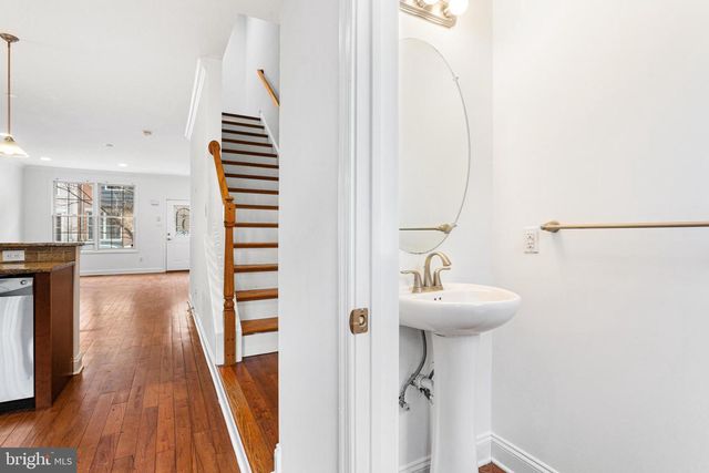 2110 CARPENTER ST, Philadelphia, PA 19146