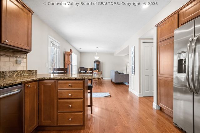 728 Emerald Drive, Hurricane, WV 25526