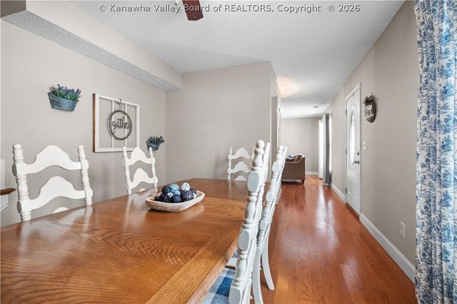 728 Emerald Drive, Hurricane, WV 25526