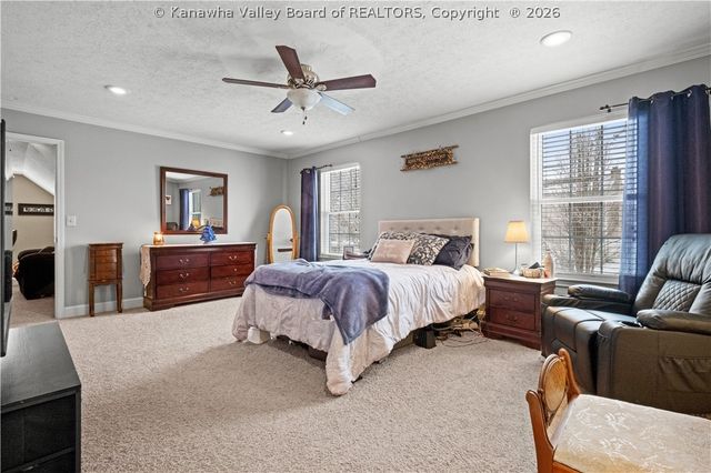 728 Emerald Drive, Hurricane, WV 25526