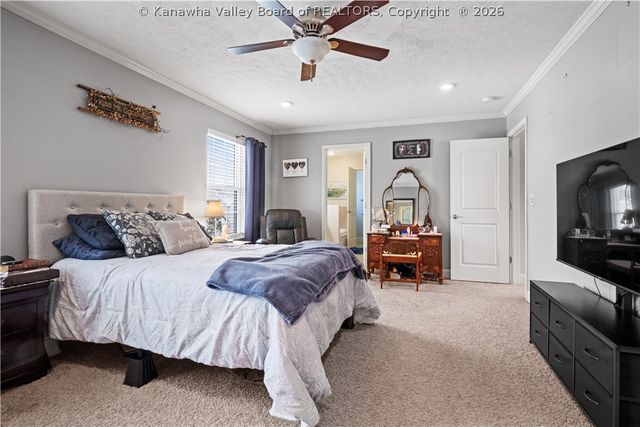 728 Emerald Drive, Hurricane, WV 25526