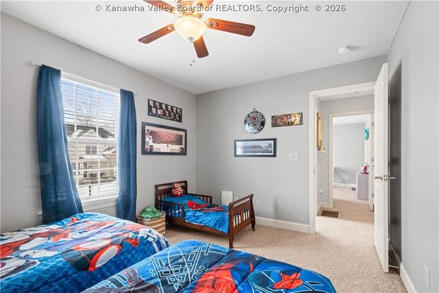 728 Emerald Drive, Hurricane, WV 25526