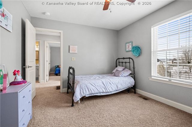 728 Emerald Drive, Hurricane, WV 25526