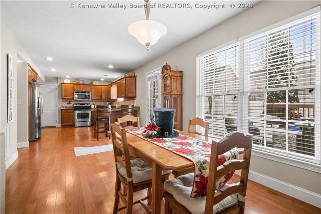 728 Emerald Drive, Hurricane, WV 25526