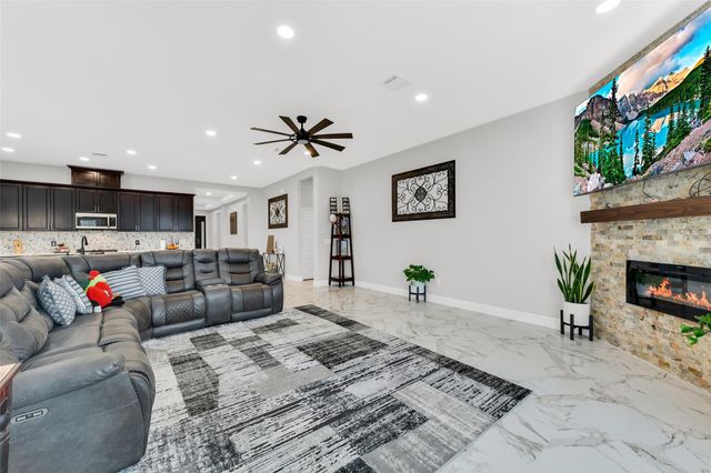 5414 Huepers Street, Alvin, TX 77511