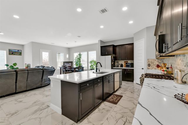 5414 Huepers Street, Alvin, TX 77511