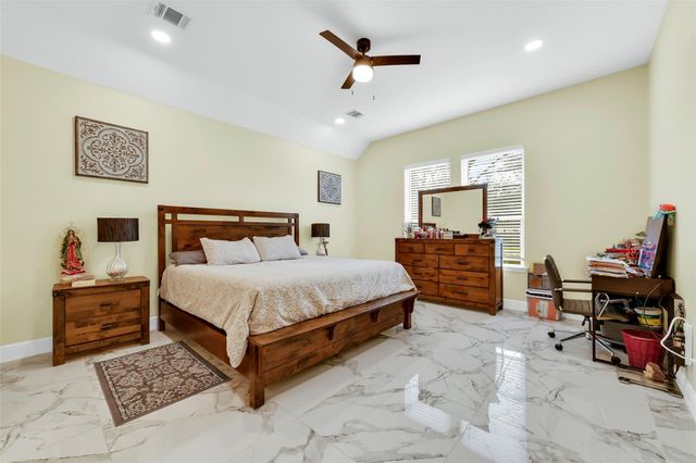 5414 Huepers Street, Alvin, TX 77511