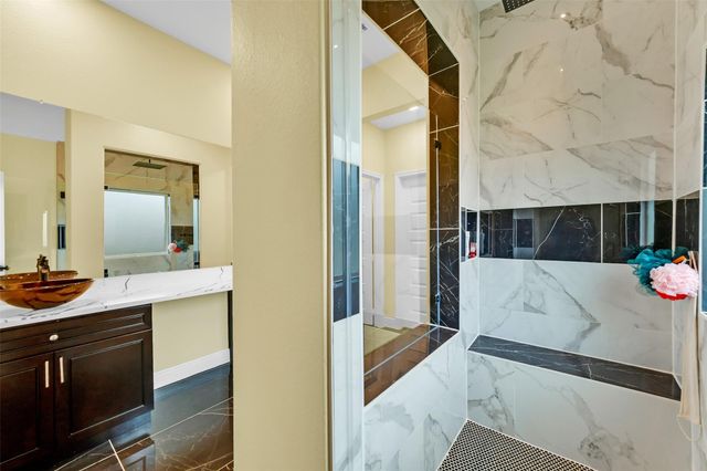 5414 Huepers Street, Alvin, TX 77511