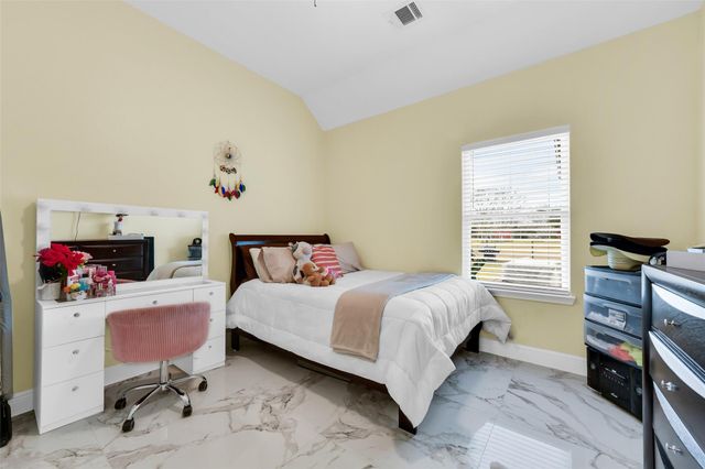 5414 Huepers Street, Alvin, TX 77511