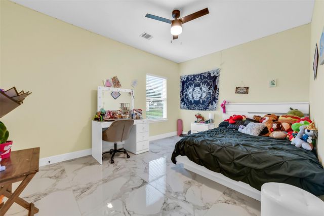 5414 Huepers Street, Alvin, TX 77511