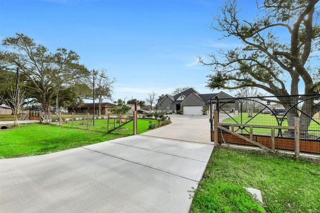 5414 Huepers Street, Alvin, TX 77511