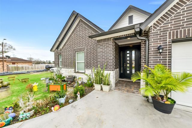 5414 Huepers Street, Alvin, TX 77511