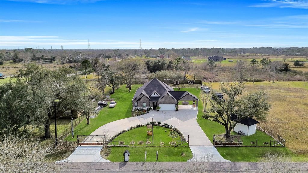 5414 Huepers Street, Alvin, TX 77511