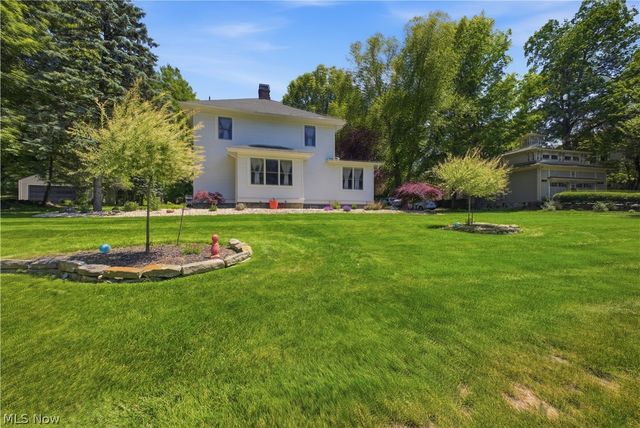12 Riverside Drive, Poland, OH 44514