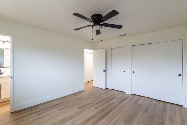 2611 W Sunnyside Court, Visalia, CA 93277