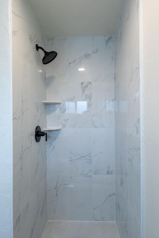 2611 W Sunnyside Court, Visalia, CA 93277