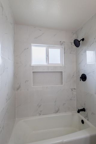 2611 W Sunnyside Court, Visalia, CA 93277