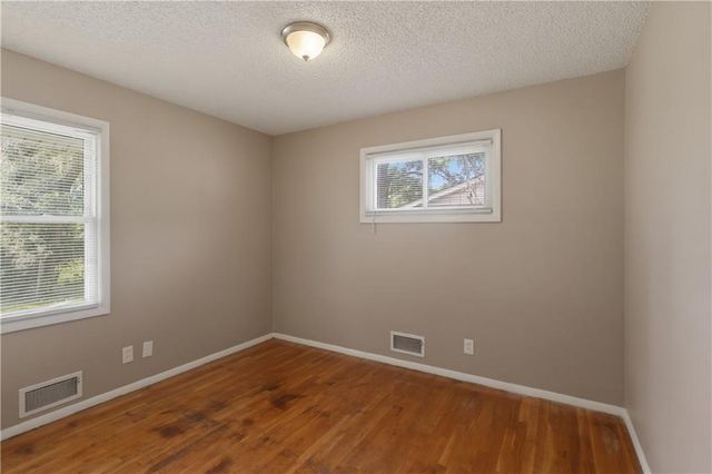 5206 Palmer Drive, Kansas City, MO 64129