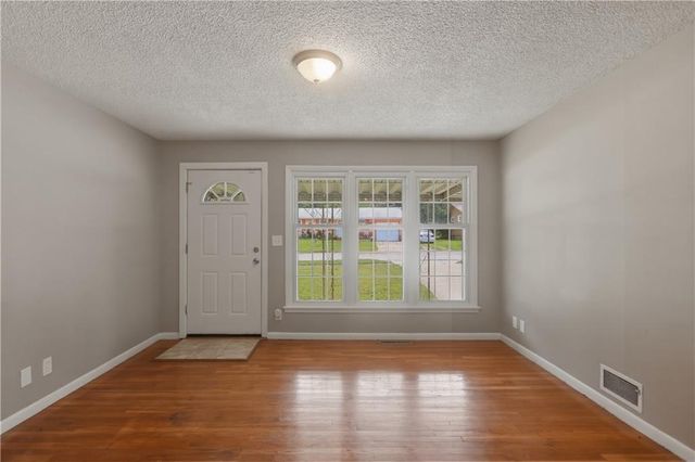 5206 Palmer Drive, Kansas City, MO 64129