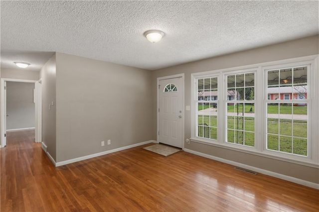 5206 Palmer Drive, Kansas City, MO 64129