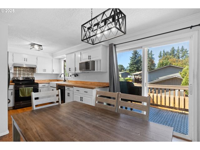 13191 AUTUMN Ln, Oregon City, OR 97045