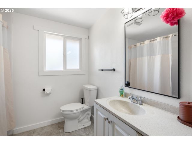 13191 AUTUMN Ln, Oregon City, OR 97045