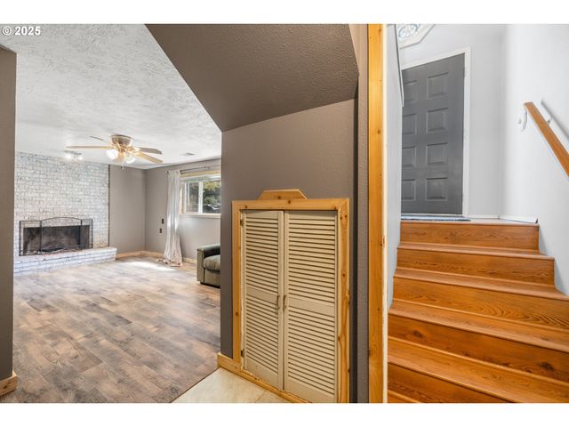 13191 AUTUMN Ln, Oregon City, OR 97045