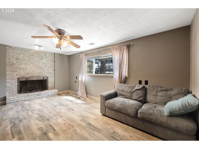 13191 AUTUMN Ln, Oregon City, OR 97045