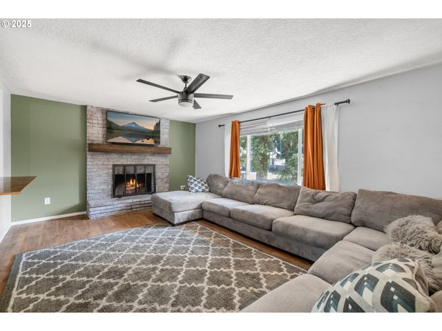 13191 AUTUMN Ln, Oregon City, OR 97045