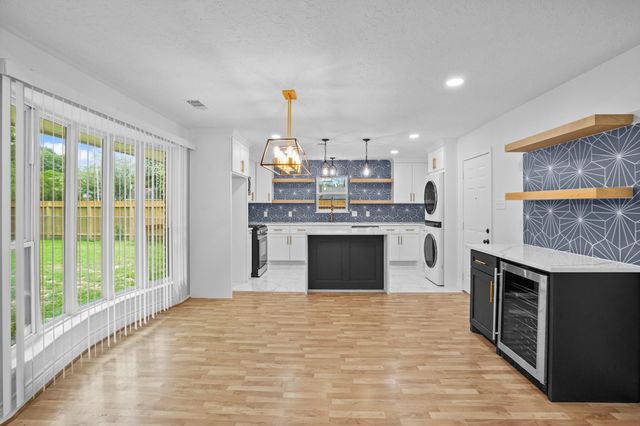 10602 Glenfield Court, Houston, TX 77096