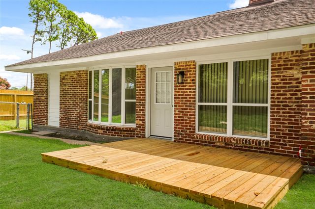 10602 Glenfield Court, Houston, TX 77096
