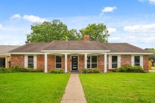 10602 Glenfield Court, Houston, TX 77096