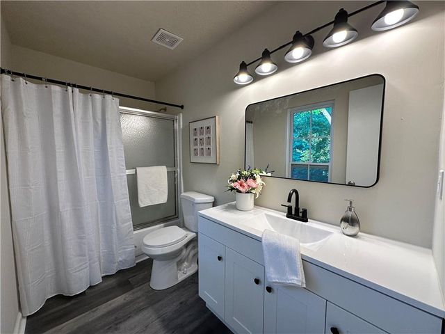 382 Teal Court, Roswell, GA 30076