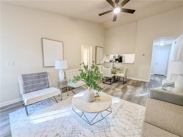 382 Teal Court, Roswell, GA 30076