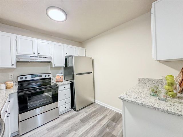 382 Teal Court, Roswell, GA 30076